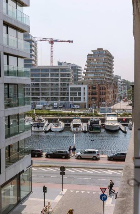 Hugo By The Harbor, Light-Filled And Centrally Located Apartment - Free Parking Oostende Eksteriør billede